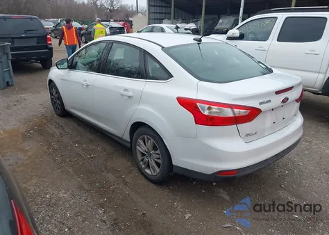 2012 Ford Focus Sel z USA, uszkodzony, nr VIN 1FAHP3H20CL176027
